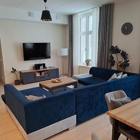 Emajoe Keeltekool Apartment Тарту Экстерьер фото