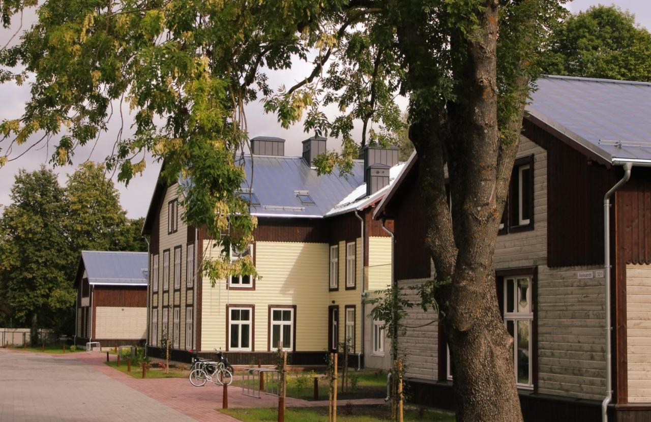 Emajoe Keeltekool Apartment Тарту Экстерьер фото